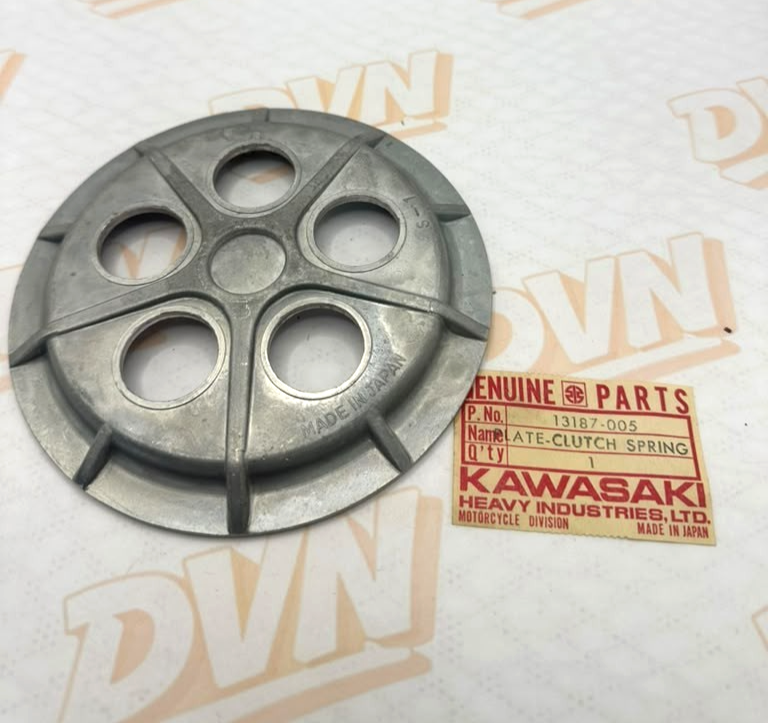 NOS Kawasaki Clutch Spring Plate H1 H2 F5 F8 F9 F11 KH KL KZ OEM #  13187-005
