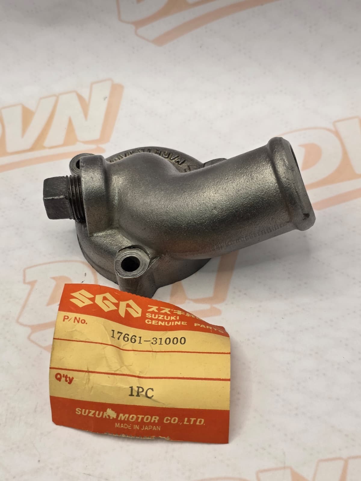 1972-1977 SUZUKI GT 750 OEM THERMOSTAT COVER 17661-31000
