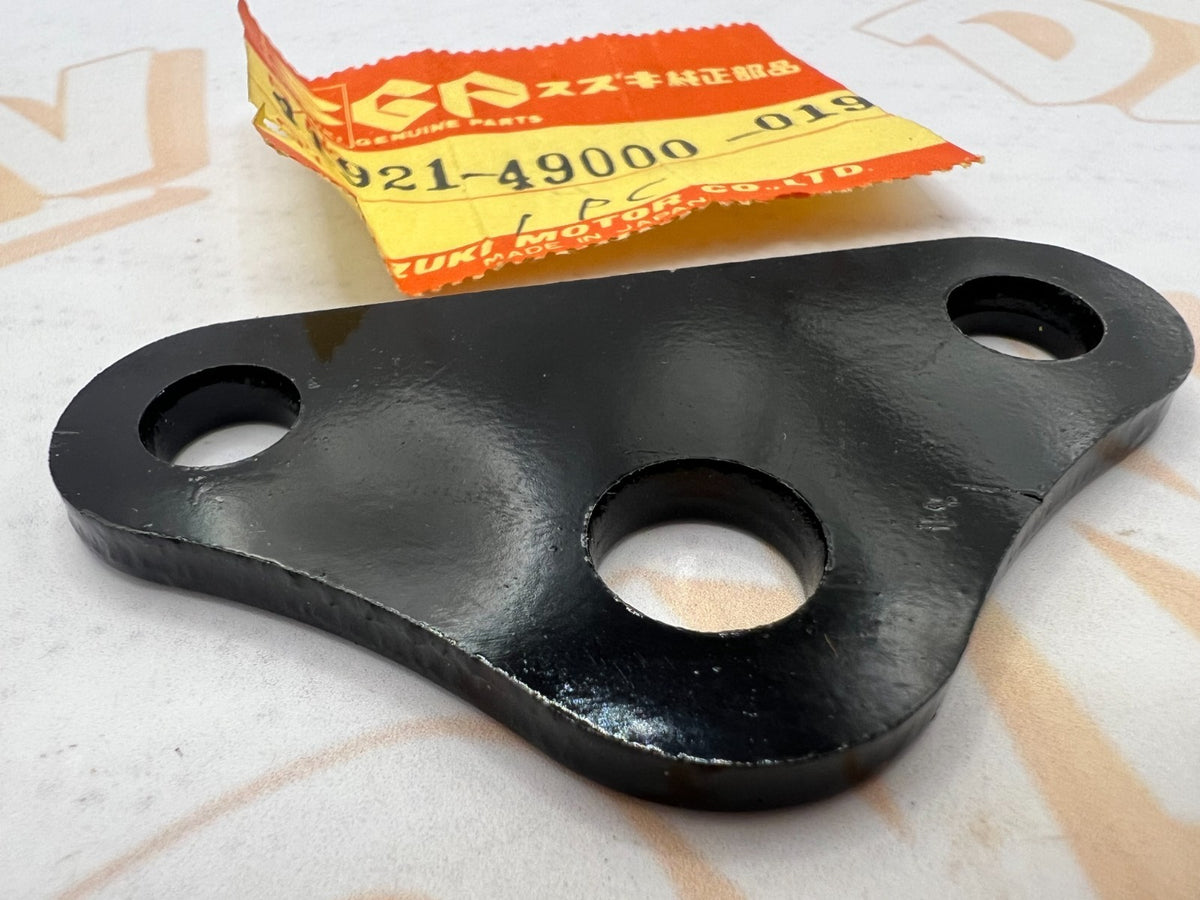 Suzuki 41921-49000-019 - PLATE, ENGINE MOUNTING NO.2