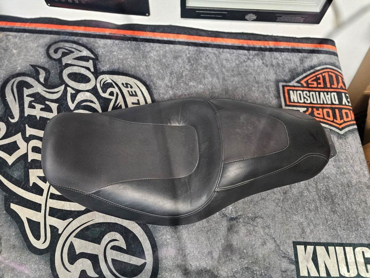 OEM Harley 2006-2017 Dyna Seat 2up Fat bob Superglide 53108-08
