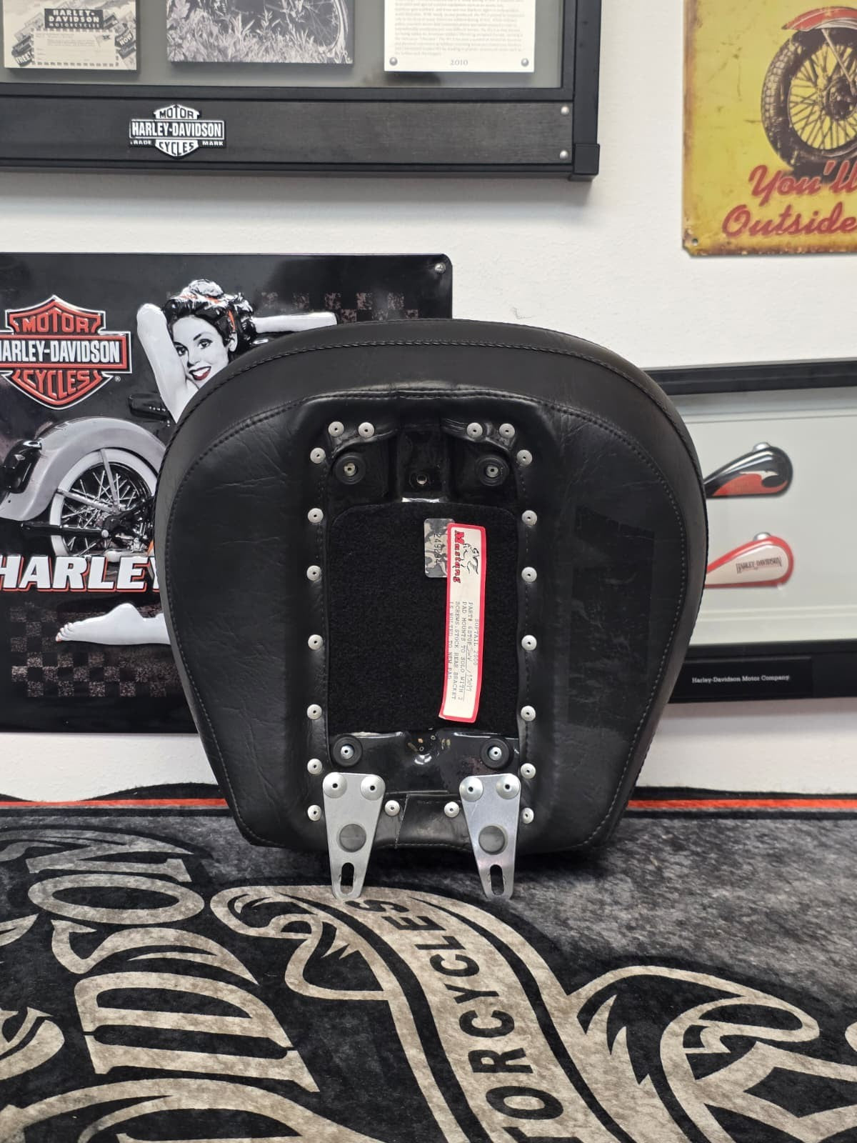 05-17 HARLEY DAVISON SOFTAIL MODELS Mustang  Wide Rear Seat