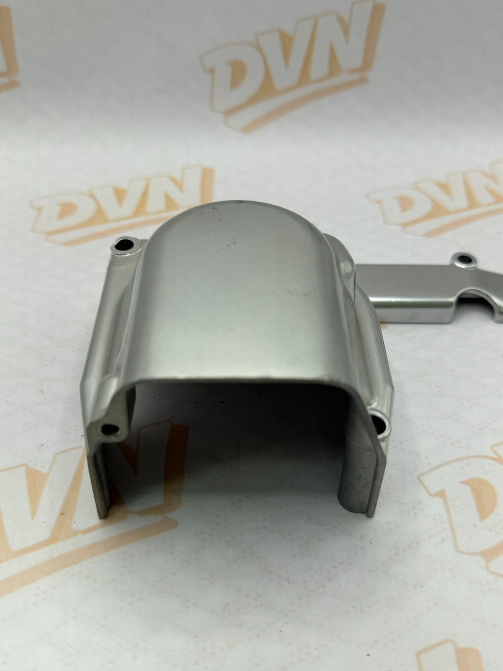 NOS Suzuki GT750 Engine Oil Pump Cover  1972- 1977 11411-31002