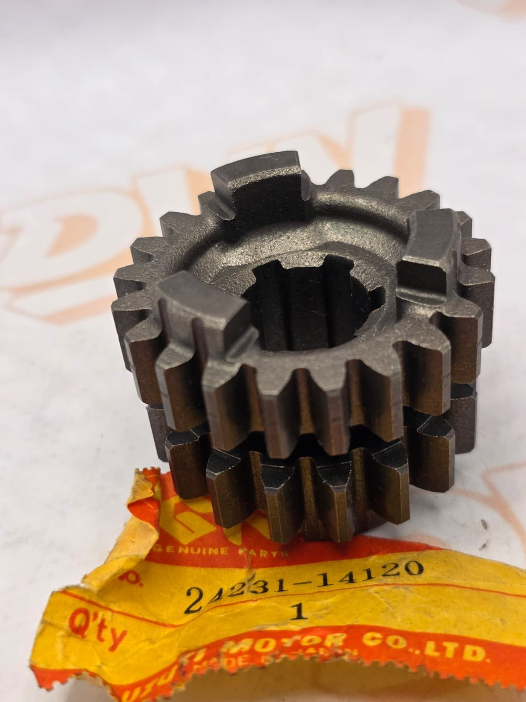NEW GENUINE SUZUKI RM125 3RD/4TH GEAR DRIVEN 1983 MODEL 24231-14120 17/21T