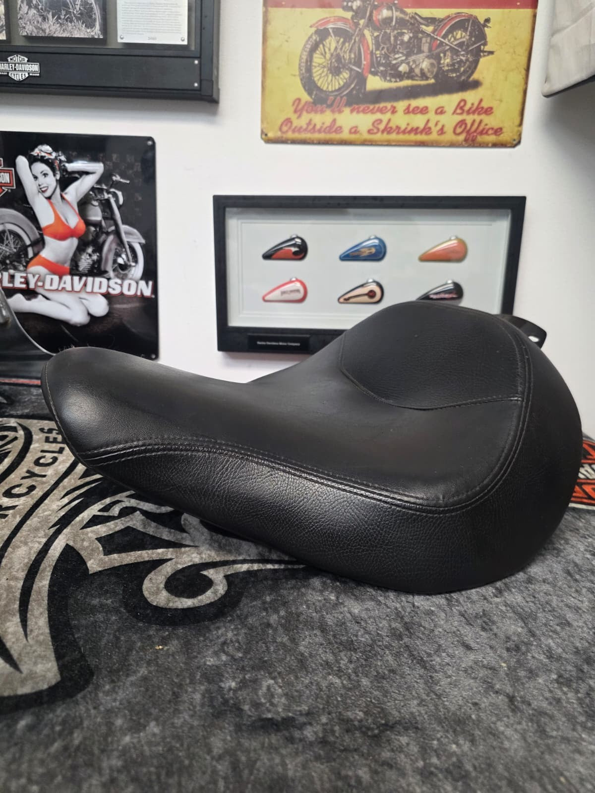 Harley-Davidson Solo Seat Saddle Fat Boy FLSTF 06-2017
