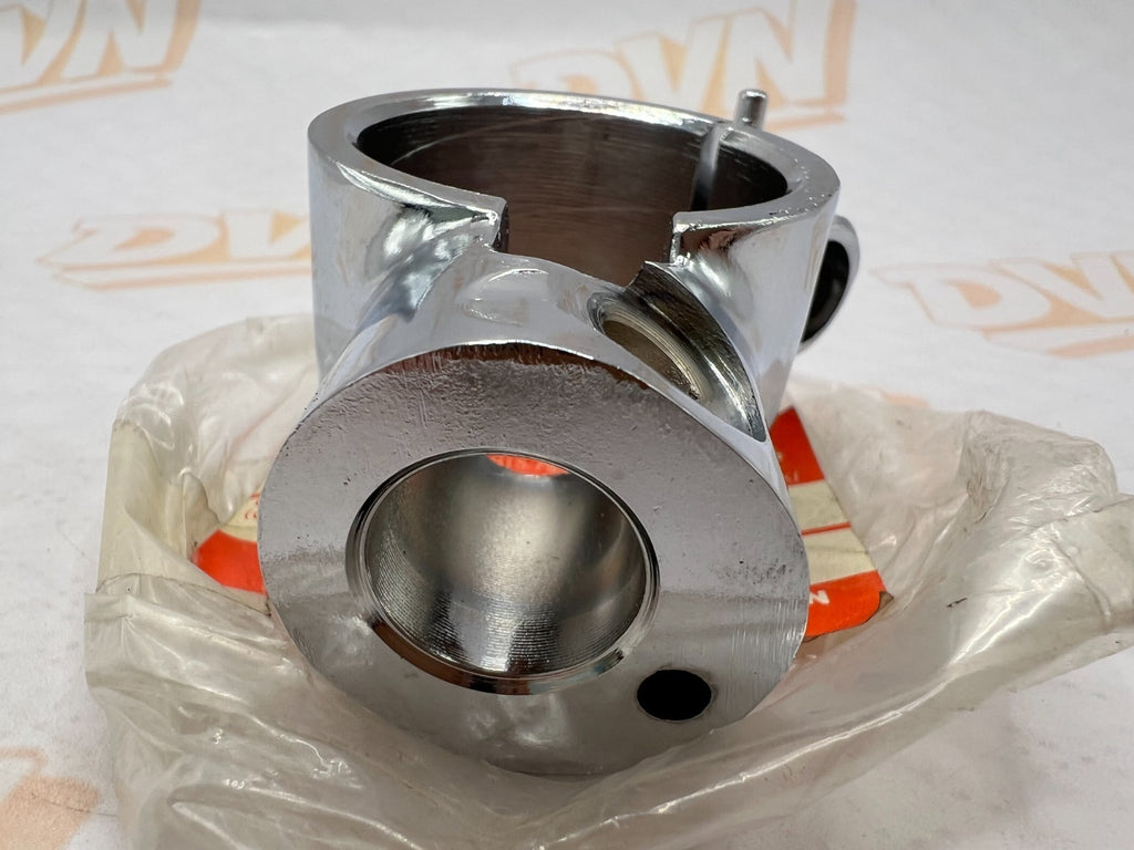 NOS OEM BRACKET,FRONT TURN SIGNAL Suzuki - 35671-38A00
