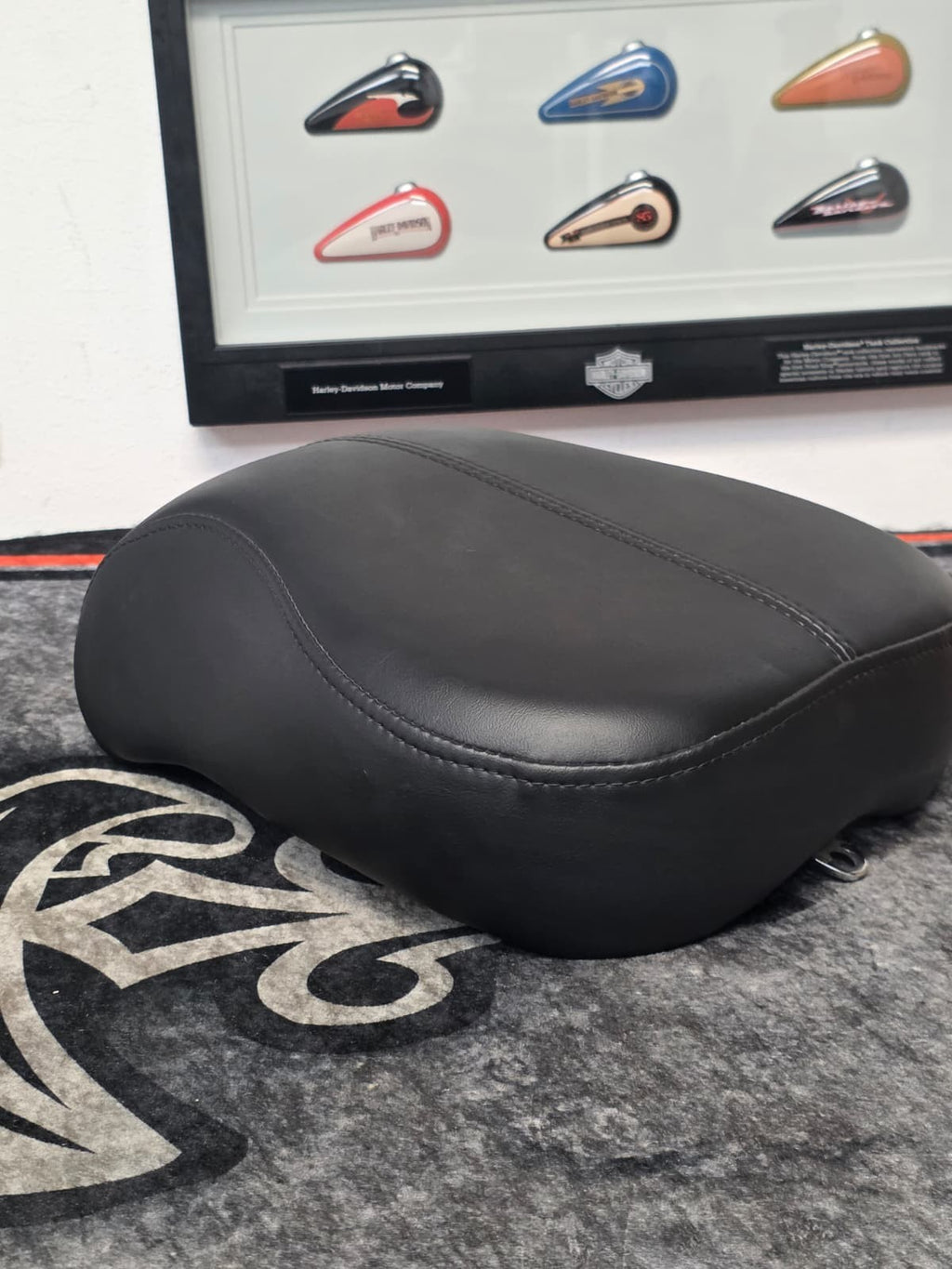 05-17 Harley-Davidson Heritage,deluxe,Softail models Passenger Pillion Seat OEM
