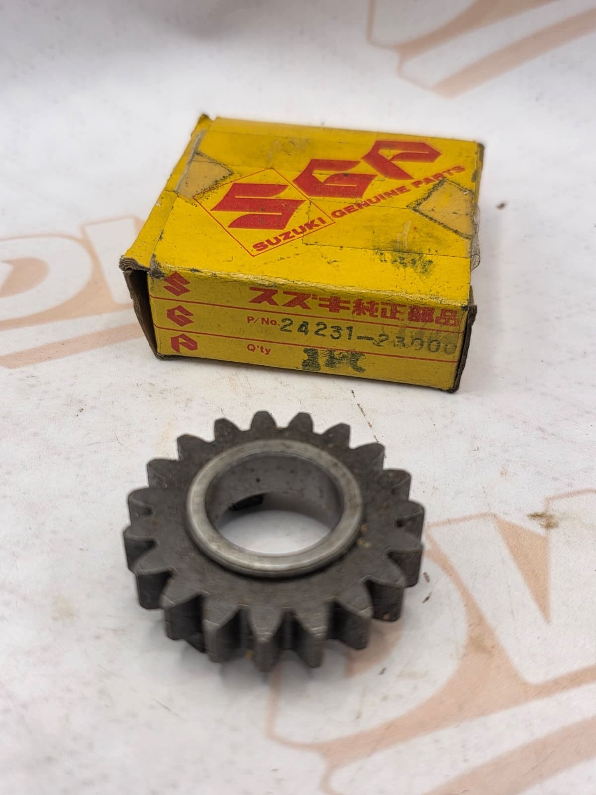 SUZUKI 73-77 RV90 GEAR,THIRD DRIVE NOS 24231-23000
