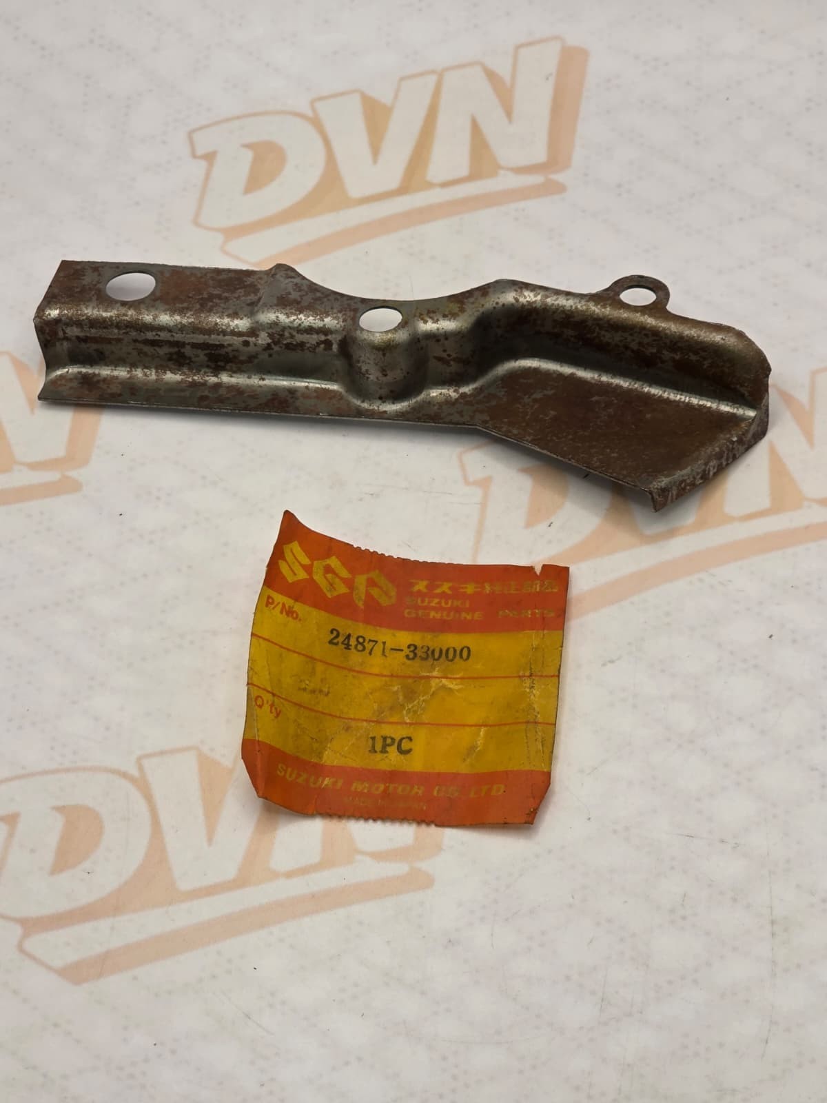NOS Suzuki OEM Oil Reservoir Plate 1972-1977 GT380 Sebring 24871-33000
