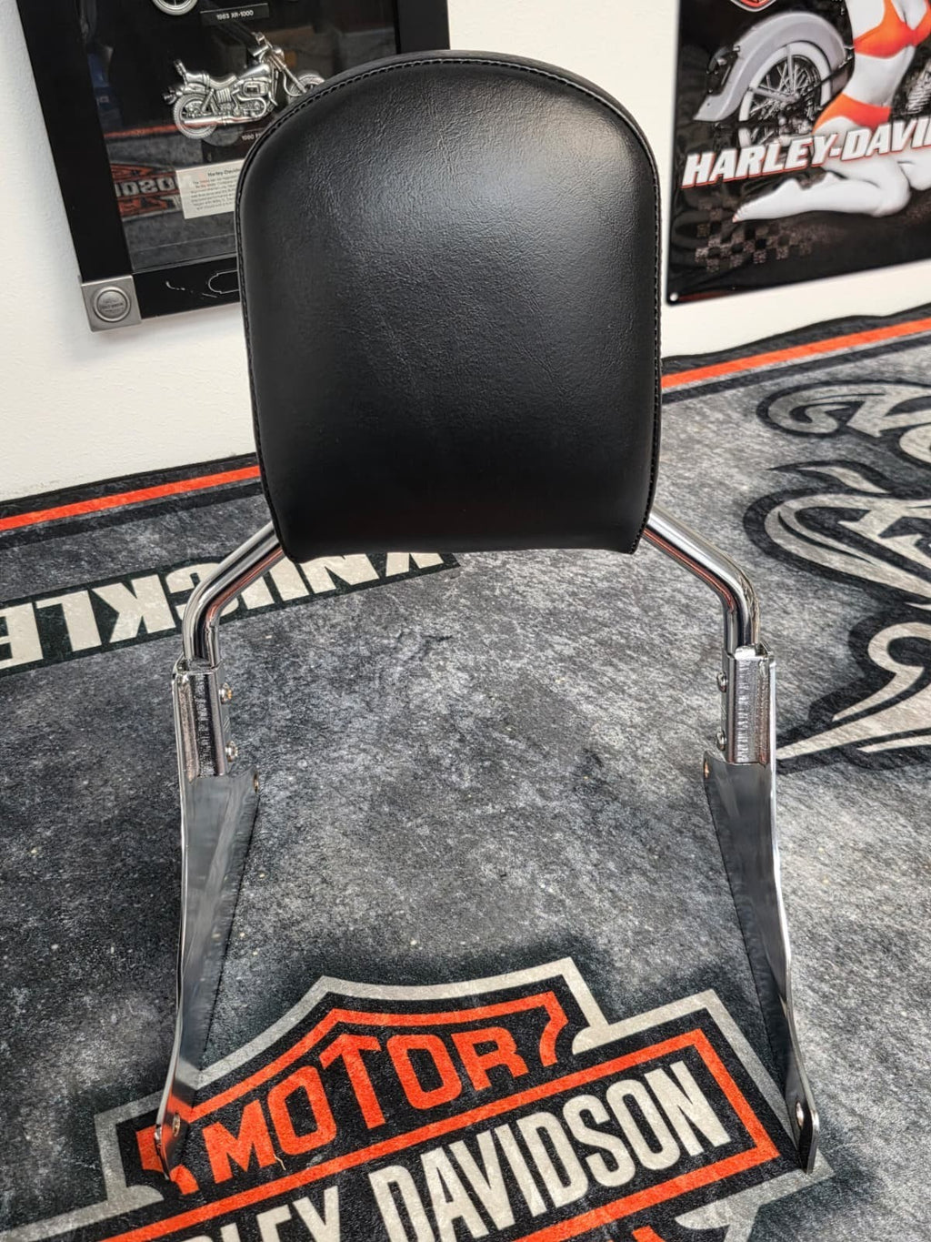 HARLEY DAVIDSON GENUINE CHROME BACKREST  SPRINGER 07-08 AND CROSSS BONE