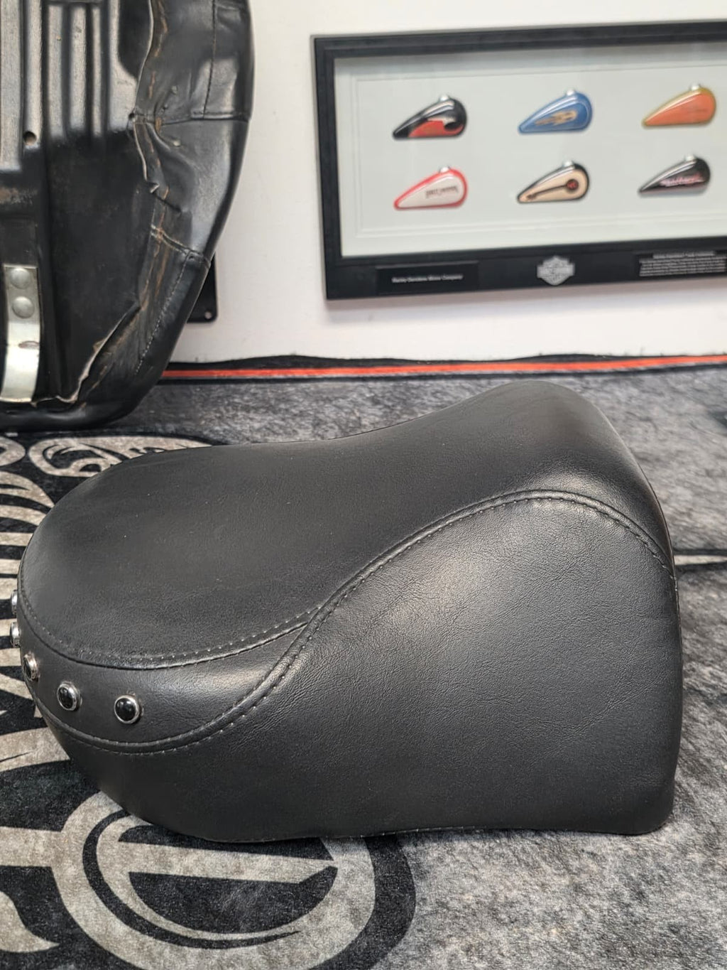 97-07 Harley DAVIDON TOURING MODELS FLHR ROAD KING PASSANGER AND DRIVER SEAT