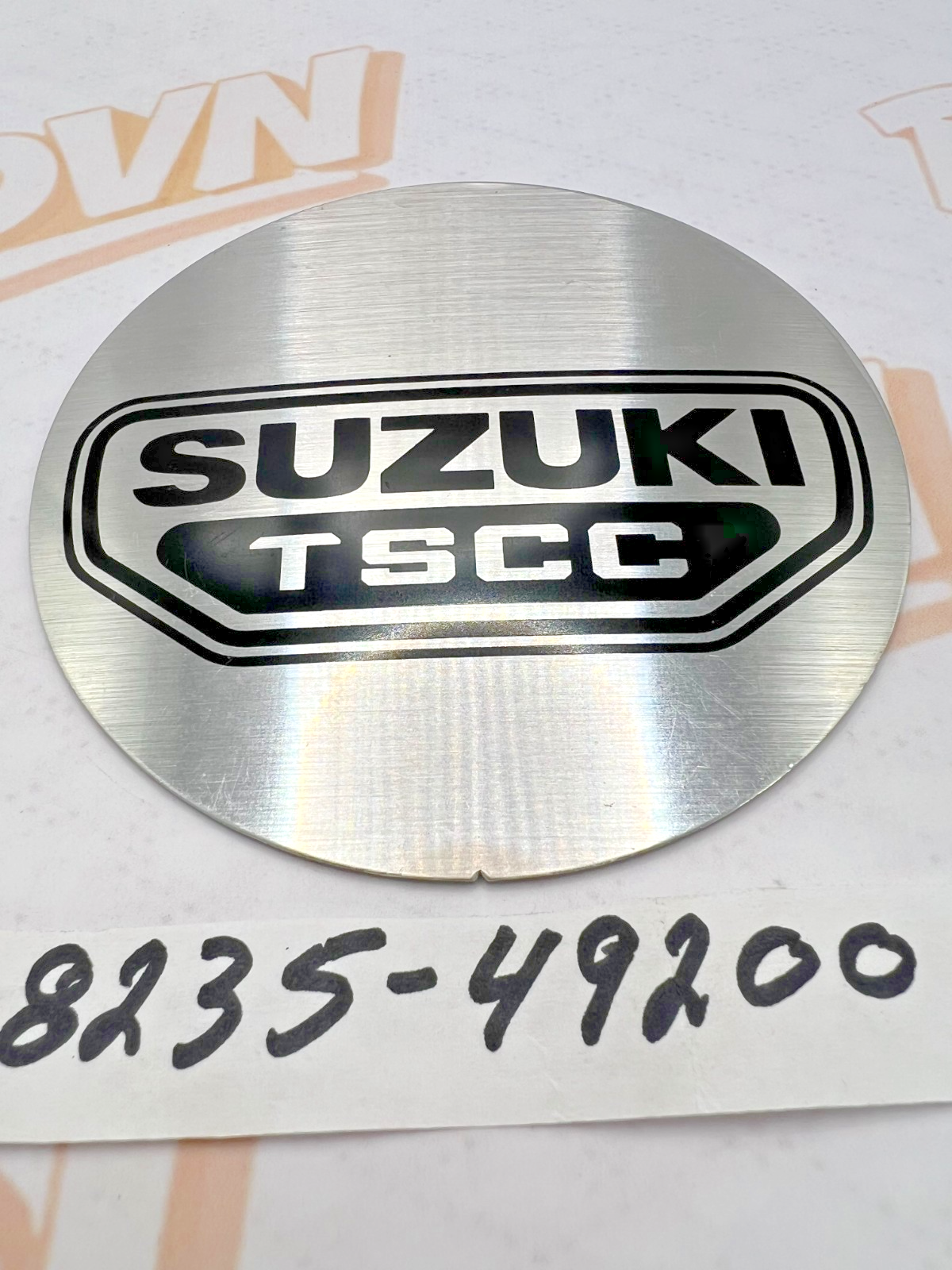 Suzuki EMBLEM CONTACT 68235-49200 OEM NEW