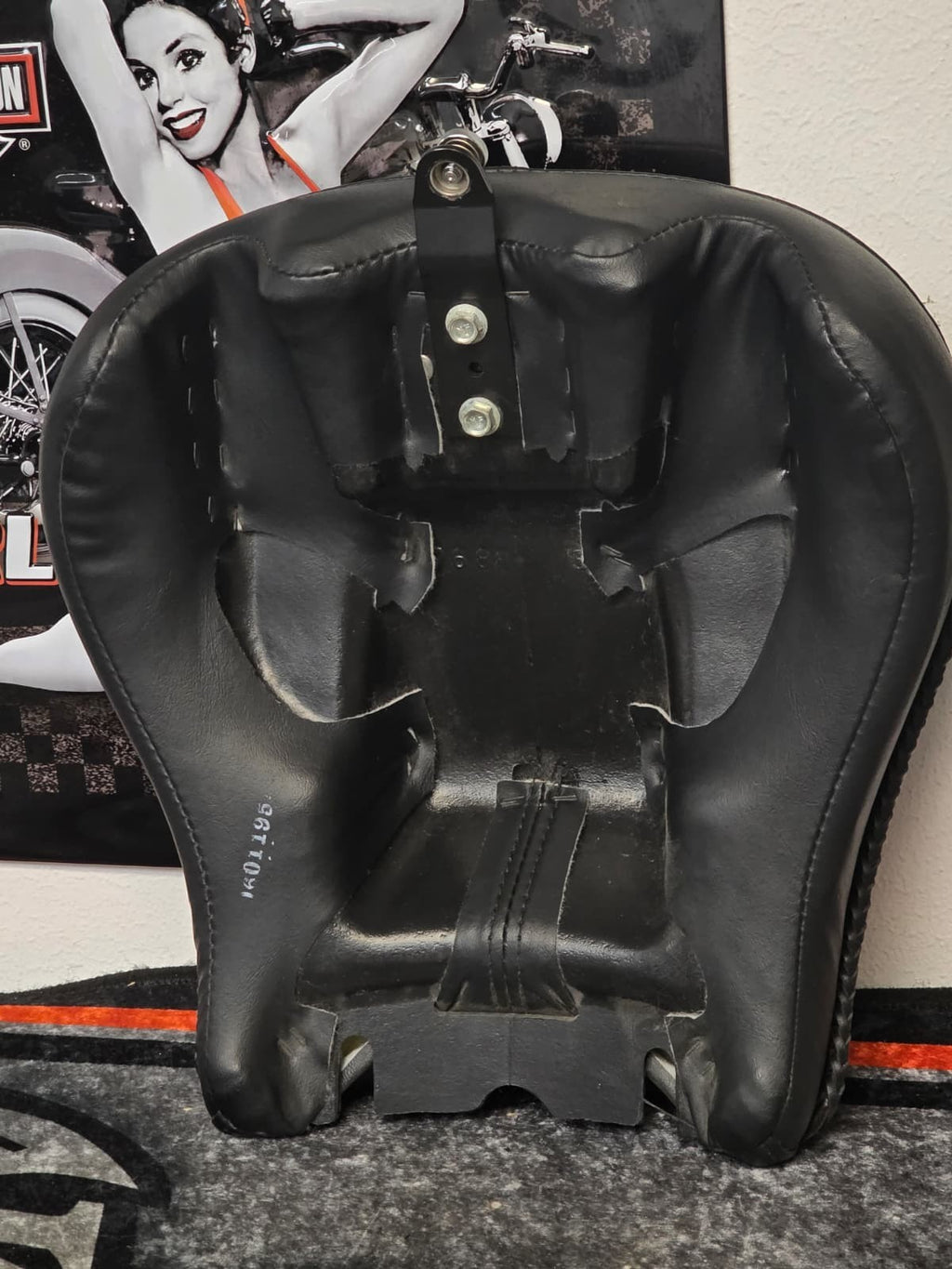 05-17 Harley-Davidson Heritage,deluxe,Softail models Passenger Pillion Seat OEM