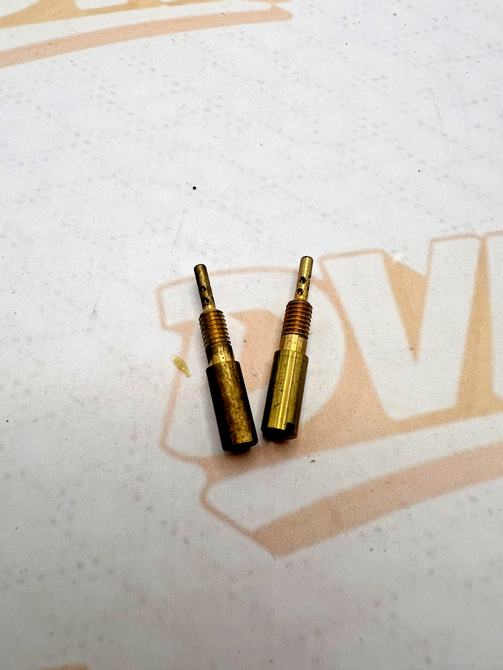 NOS Suzuki OEM Jet Pilot 1979 GS1000 09492-15004 set of 2