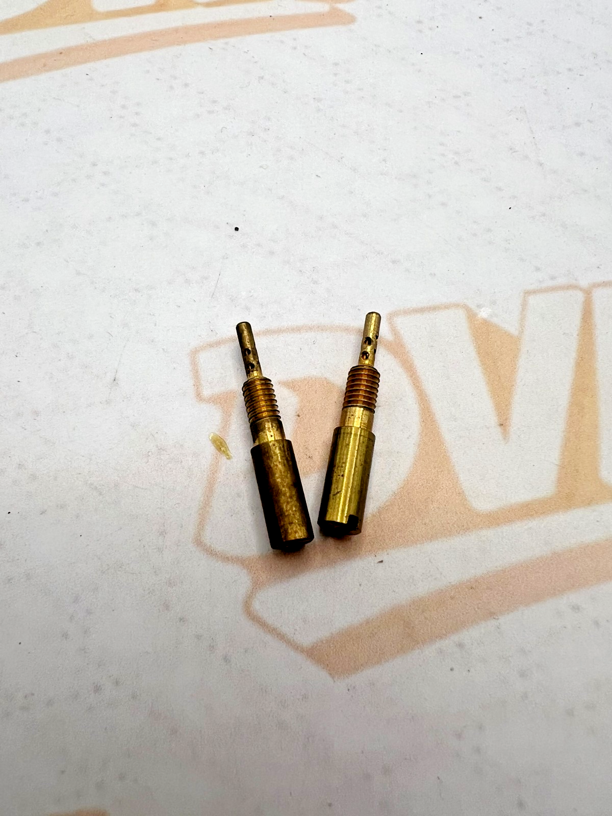 NOS Suzuki OEM Jet Pilot 1979 GS1000 09492-15004 set of 2