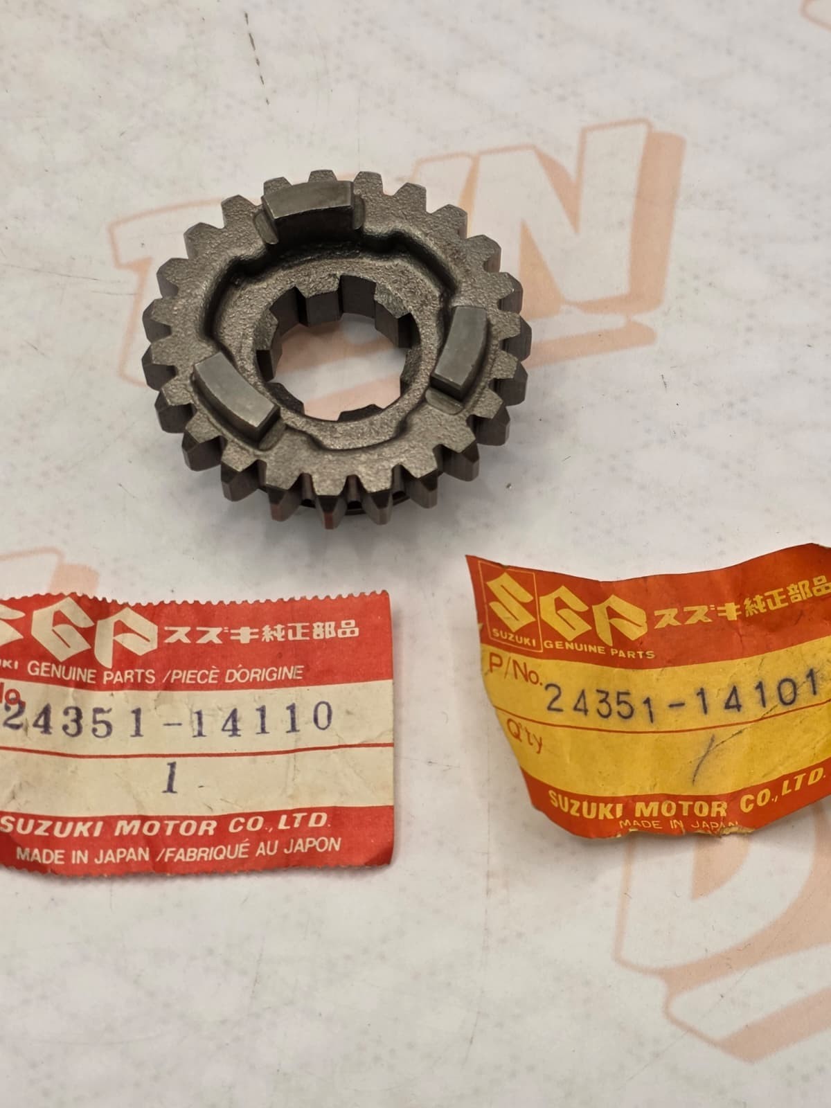NOS Suzuki OEM 5th Driven Gear 1981-1982 RM125 1982-1984 PE175 24351-14110