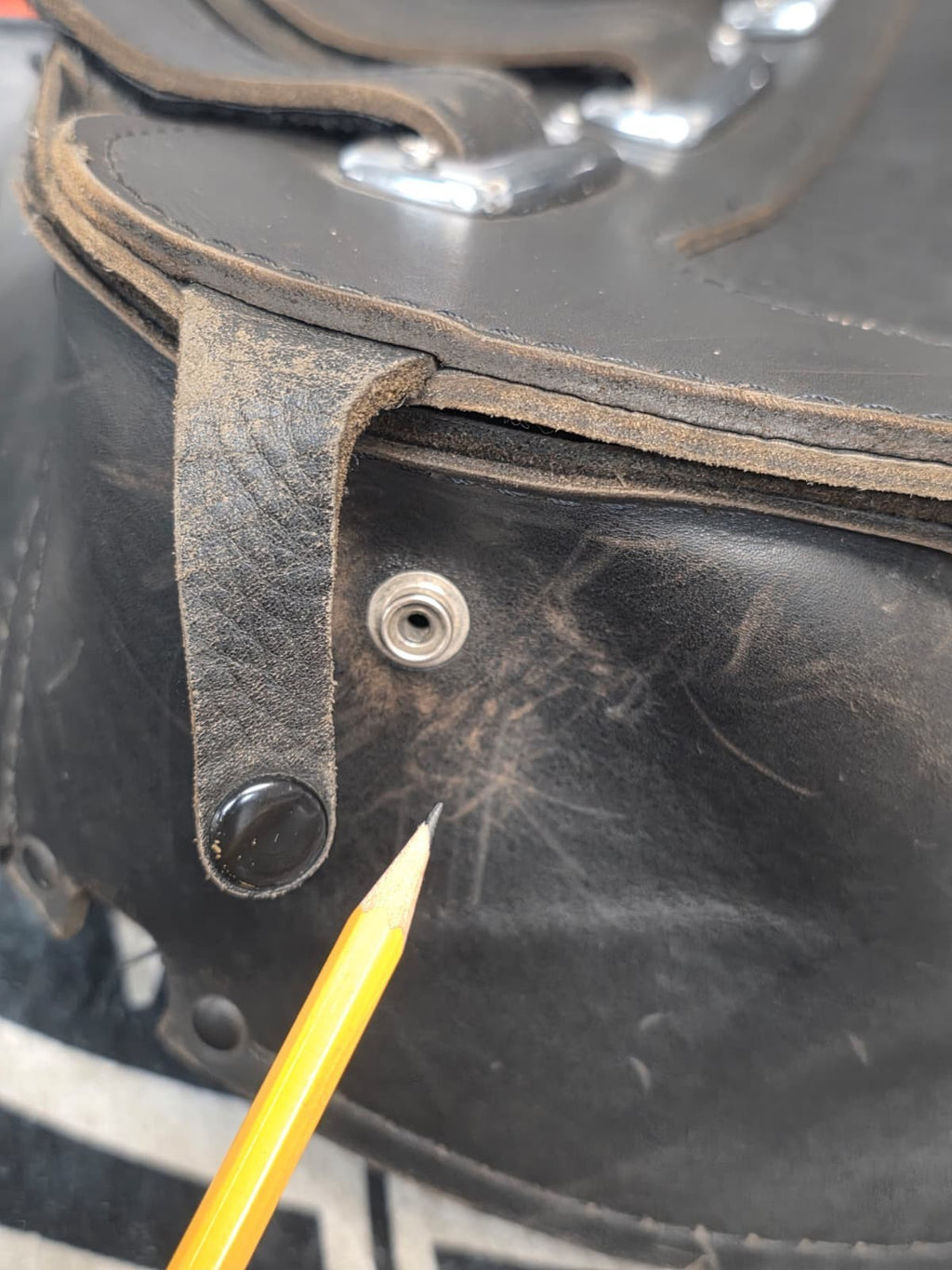 Harley Davidson genuine OEM Loggerhead Leather Saddlebags 1984-1999