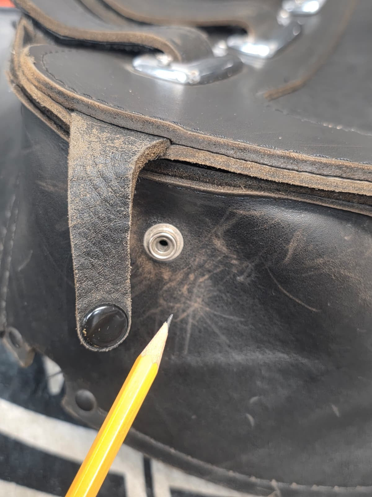 Harley Davidson genuine OEM Loggerhead Leather Saddlebags 1984-1999