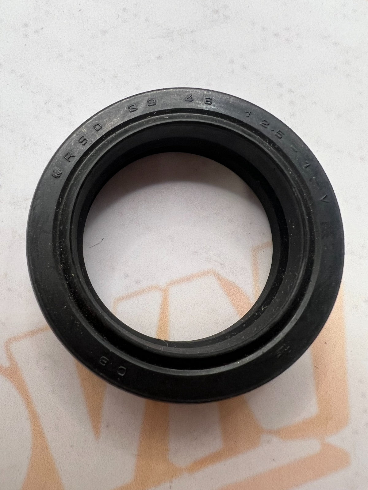 1 NEW Genuine Suzuki RM80 GT250 GT380 GS400 GS425E GN250 Fork Oil Seal OEM NOS
