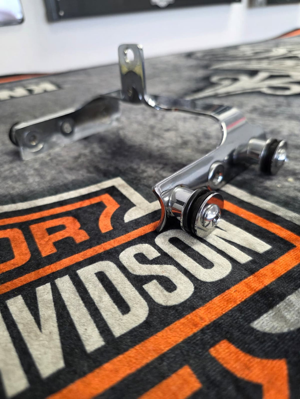 Harley Genuine Springer Softail Chrome Windshield Bracket Fxsts Flsts Flstsb OEM