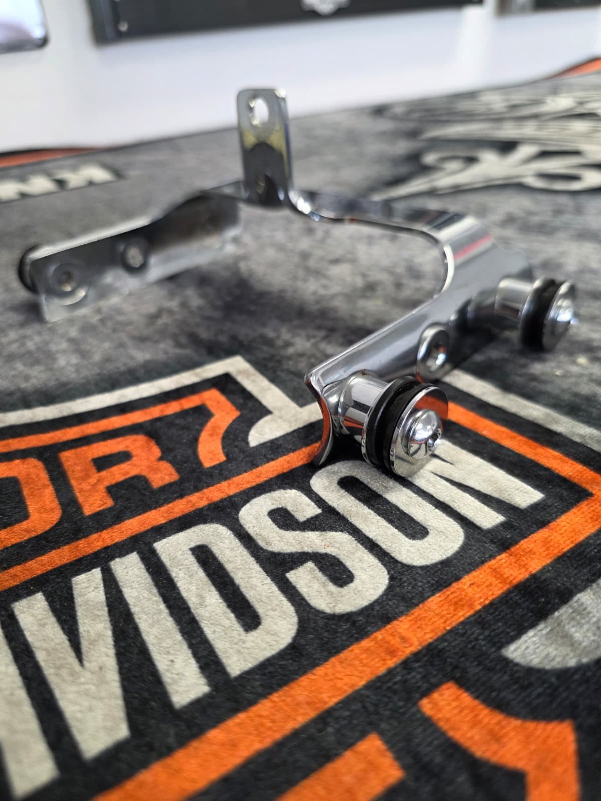 Harley Genuine Springer Softail Chrome Windshield Bracket Fxsts Flsts Flstsb OEM