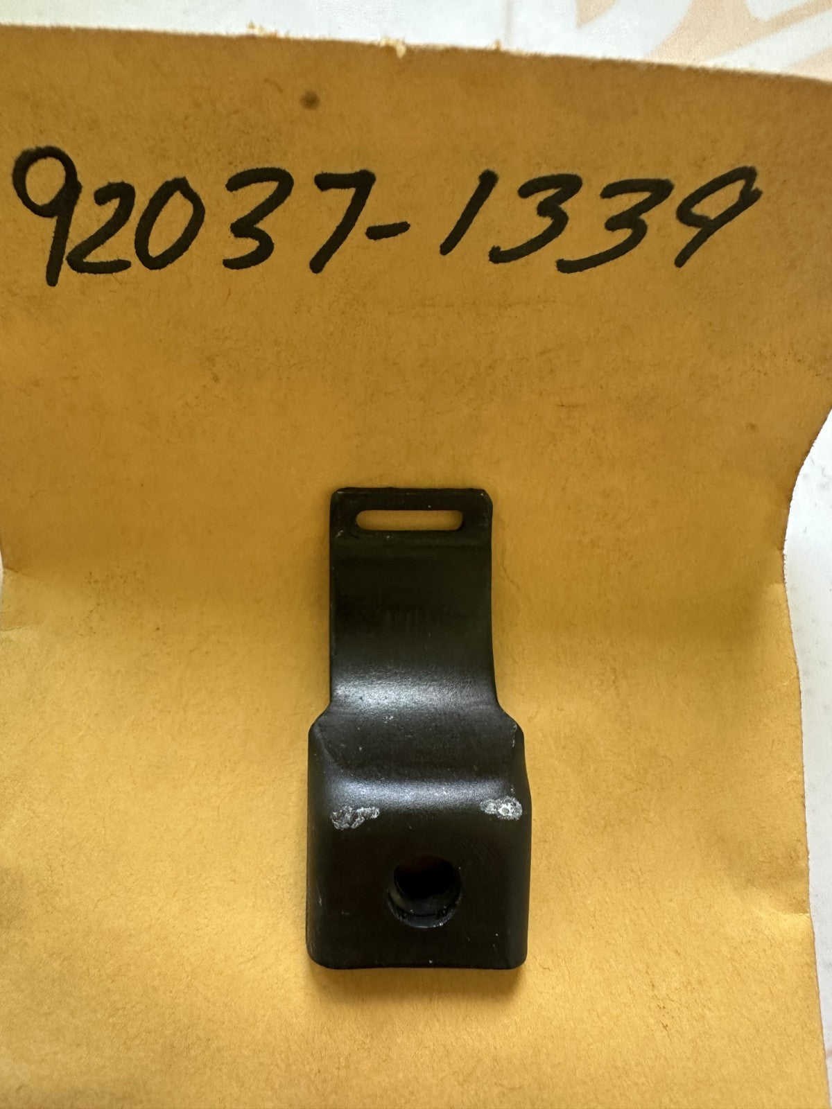 NOS  OEM FACTORY KAWASAKI 1982 1983 KZ750 SPECTRE MUFFLER COVER CLAMP 92037-1339
