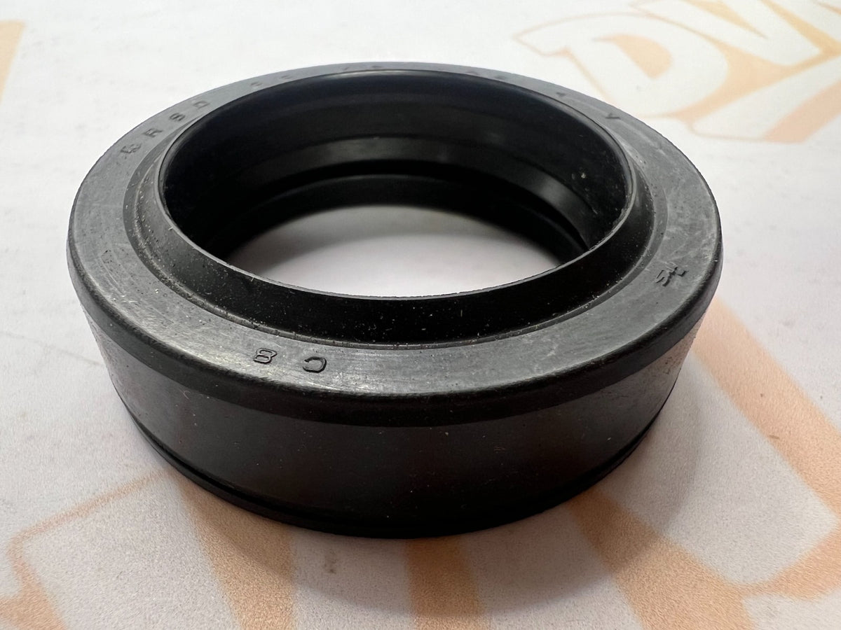 1 NEW Genuine Suzuki RM80 GT250 GT380 GS400 GS425E GN250 Fork Oil Seal OEM NOS