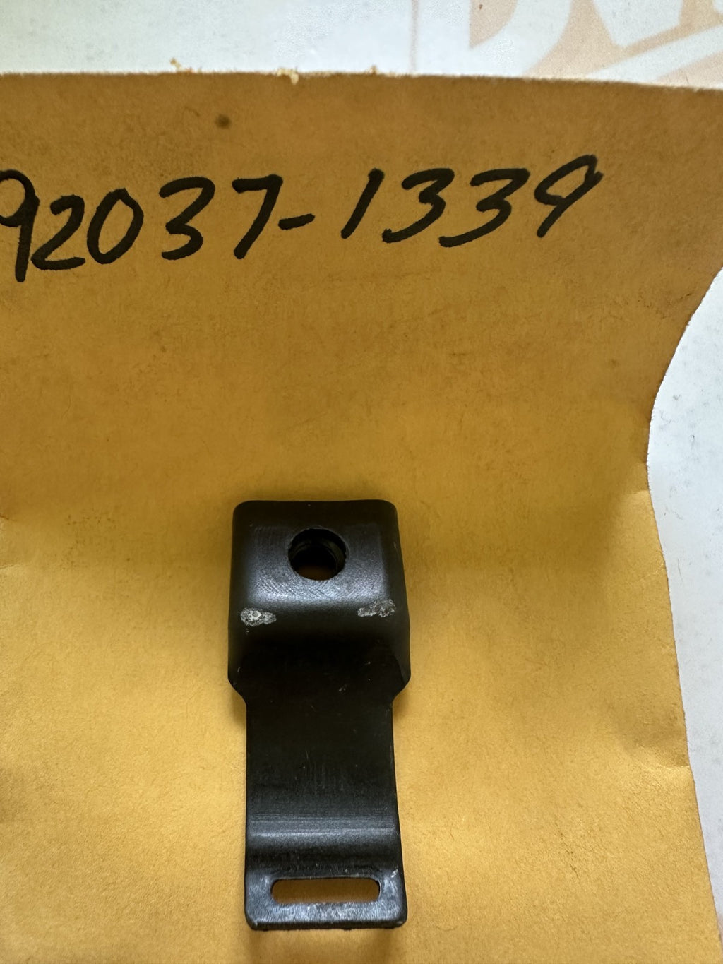NOS  OEM FACTORY KAWASAKI 1982 1983 KZ750 SPECTRE MUFFLER COVER CLAMP 92037-1339
