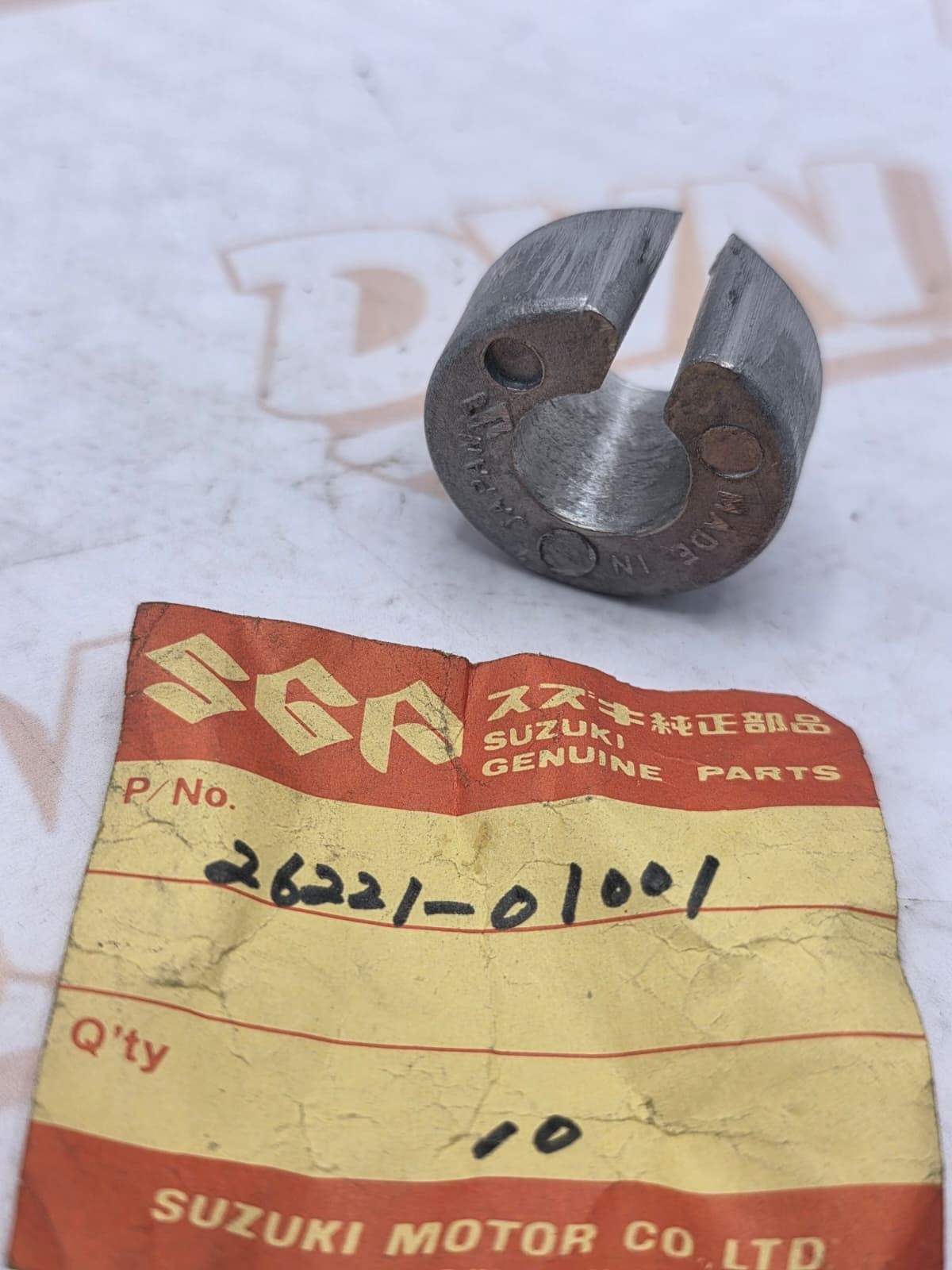 Suzuki NOS NEW 26221-01001 Return Spring Guide 50M 805