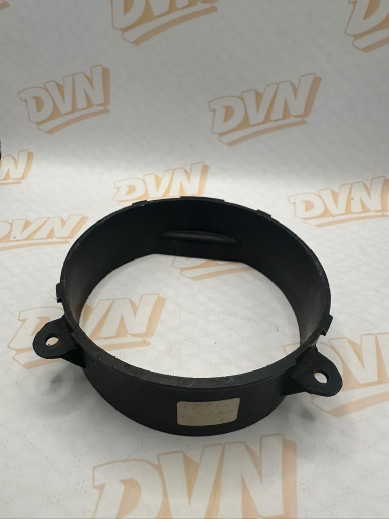 SUZUKI 17765-31000 MAIN SHROUD, COOLING FAN GT750