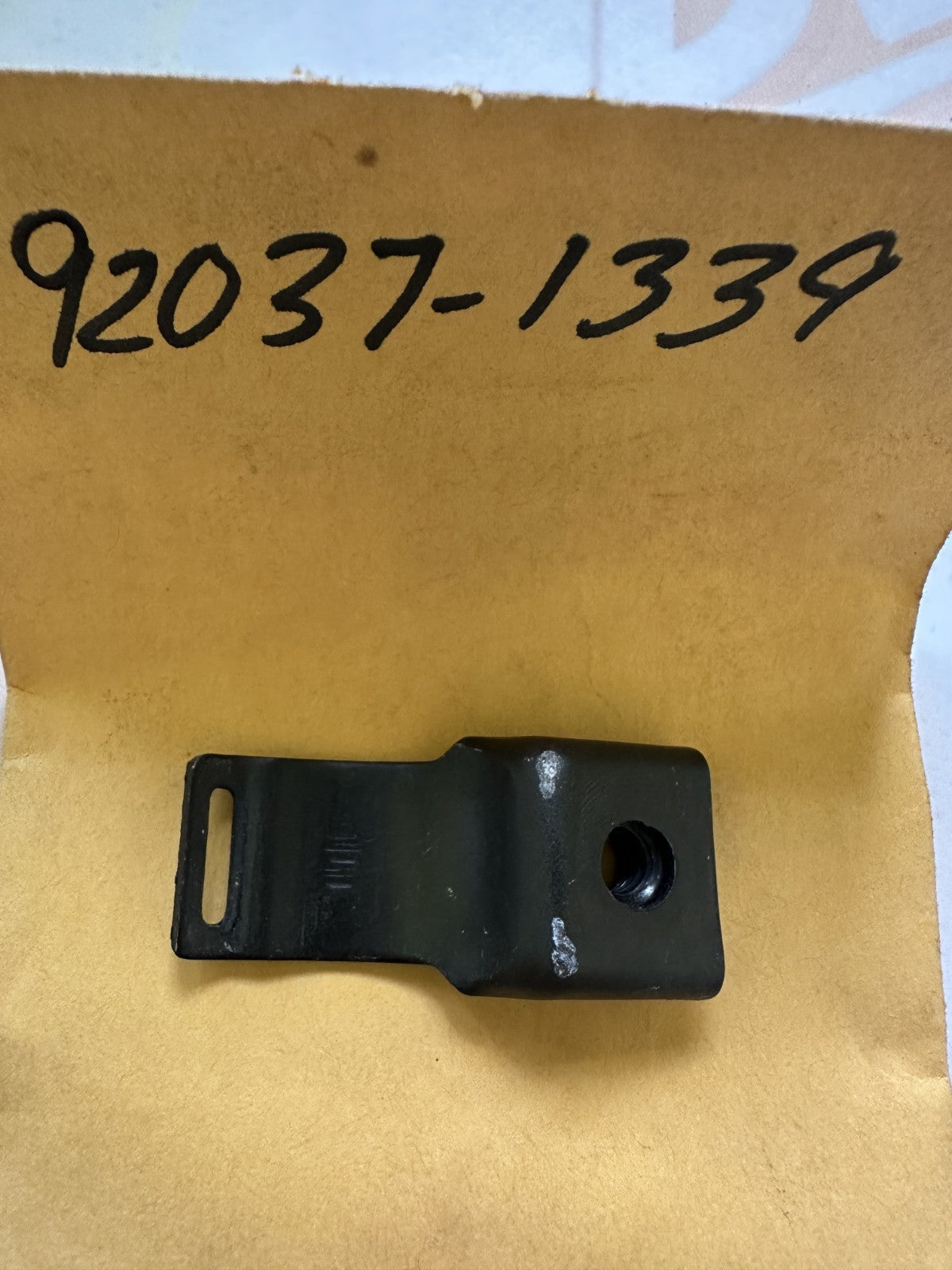 NOS  OEM FACTORY KAWASAKI 1982 1983 KZ750 SPECTRE MUFFLER COVER CLAMP 92037-1339