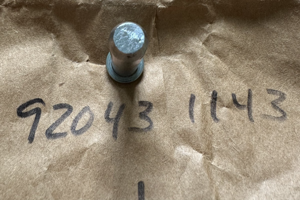OEM Kawasaki 92043-1143 8x32 Pin NOS
