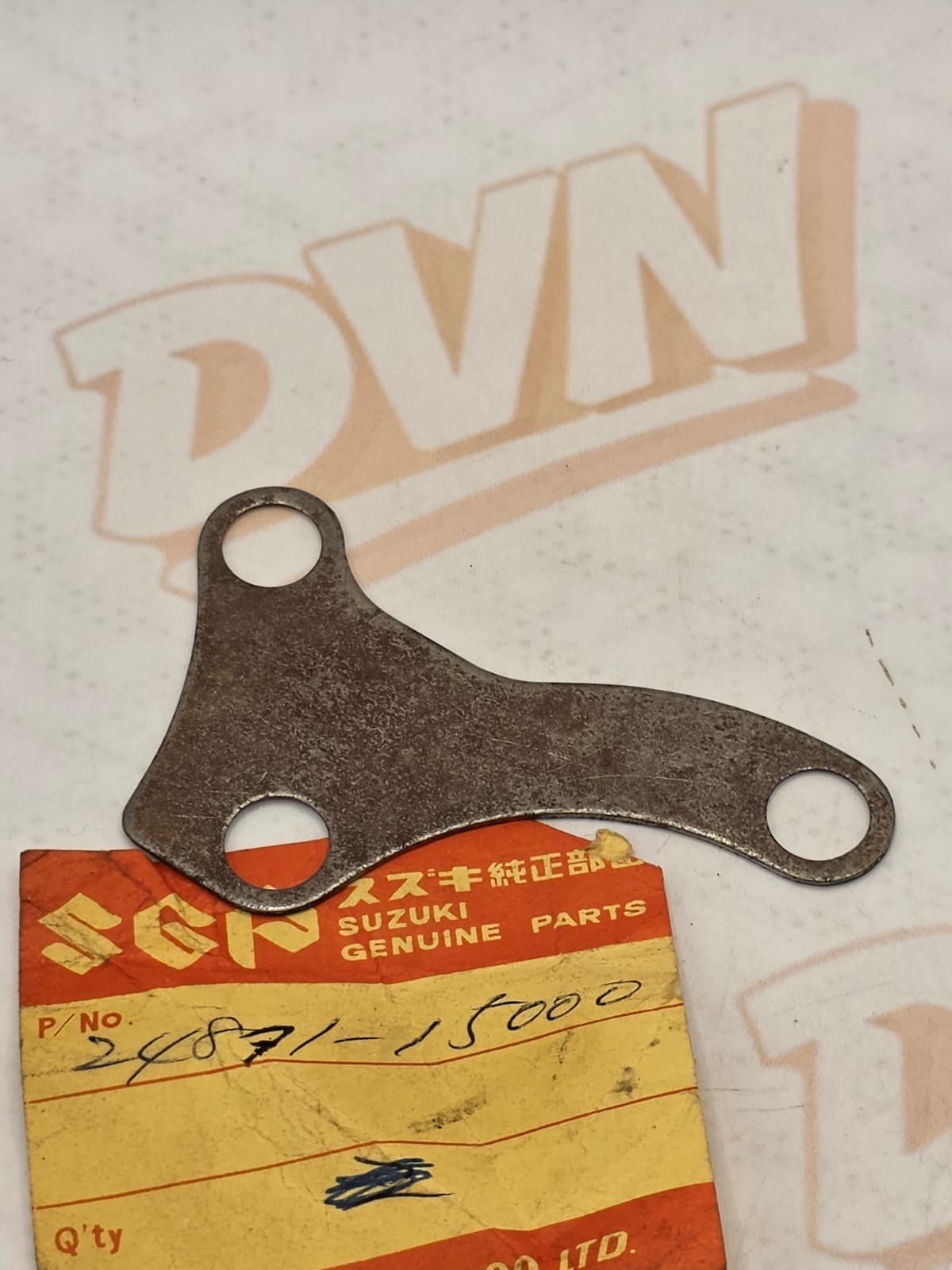 Suzuki NOS T500 GT500 Transmission Oil Reservoir Plate 24871-15000