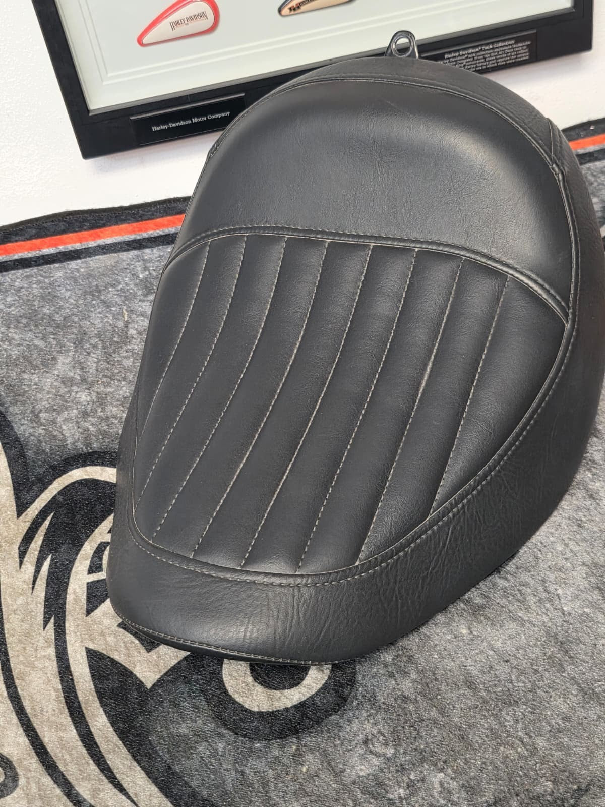 OEM Genuine Harley-Davidson Softail FLS,FXS BLACK LINES Slim Seat Solo 18-21