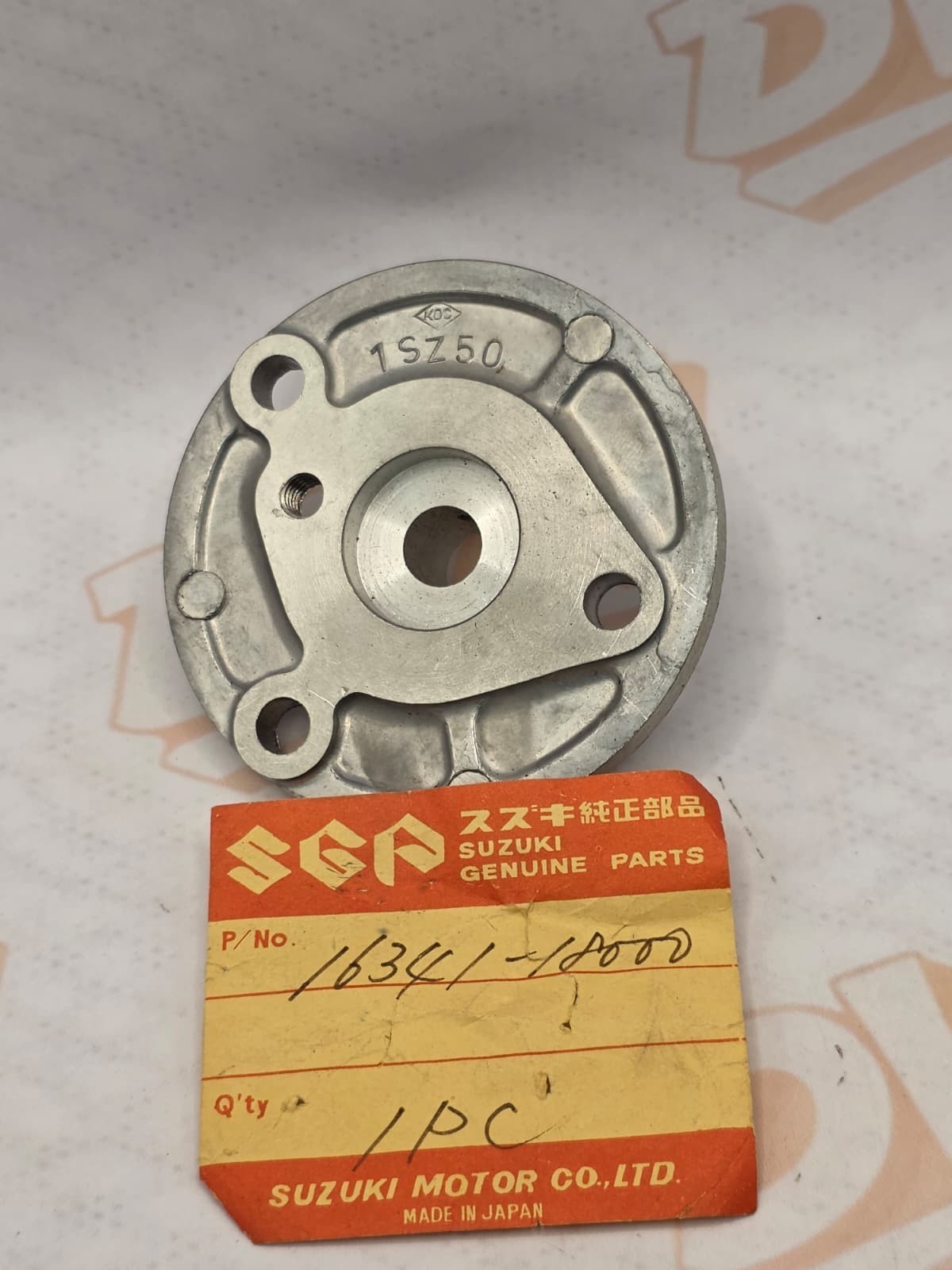 Casing Oil Pump Gear 16341-18000 OEM 1974 Suzuki GT250 Motorcycle