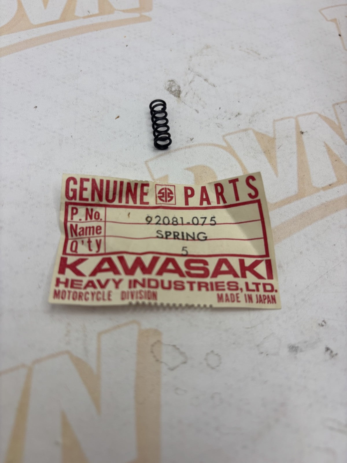 NOS KAWASAKI C2TR C2SS G4TR ENGINE COVER SPRING PART# 92081-075