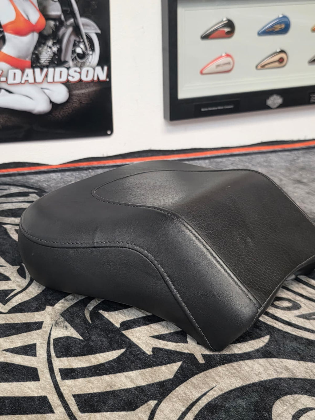 2005-2017 OEM Harley-Davidson Softail FATBOY,Deluxe Passenger Pillion Rear Seat
