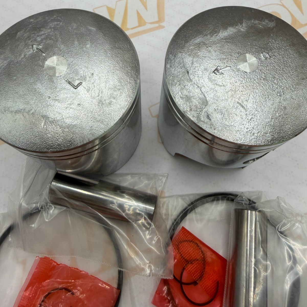 Suzuki 1969- 1975 GT500 T500 70.00MM STANDARD SIZE PISTON AND RING SET