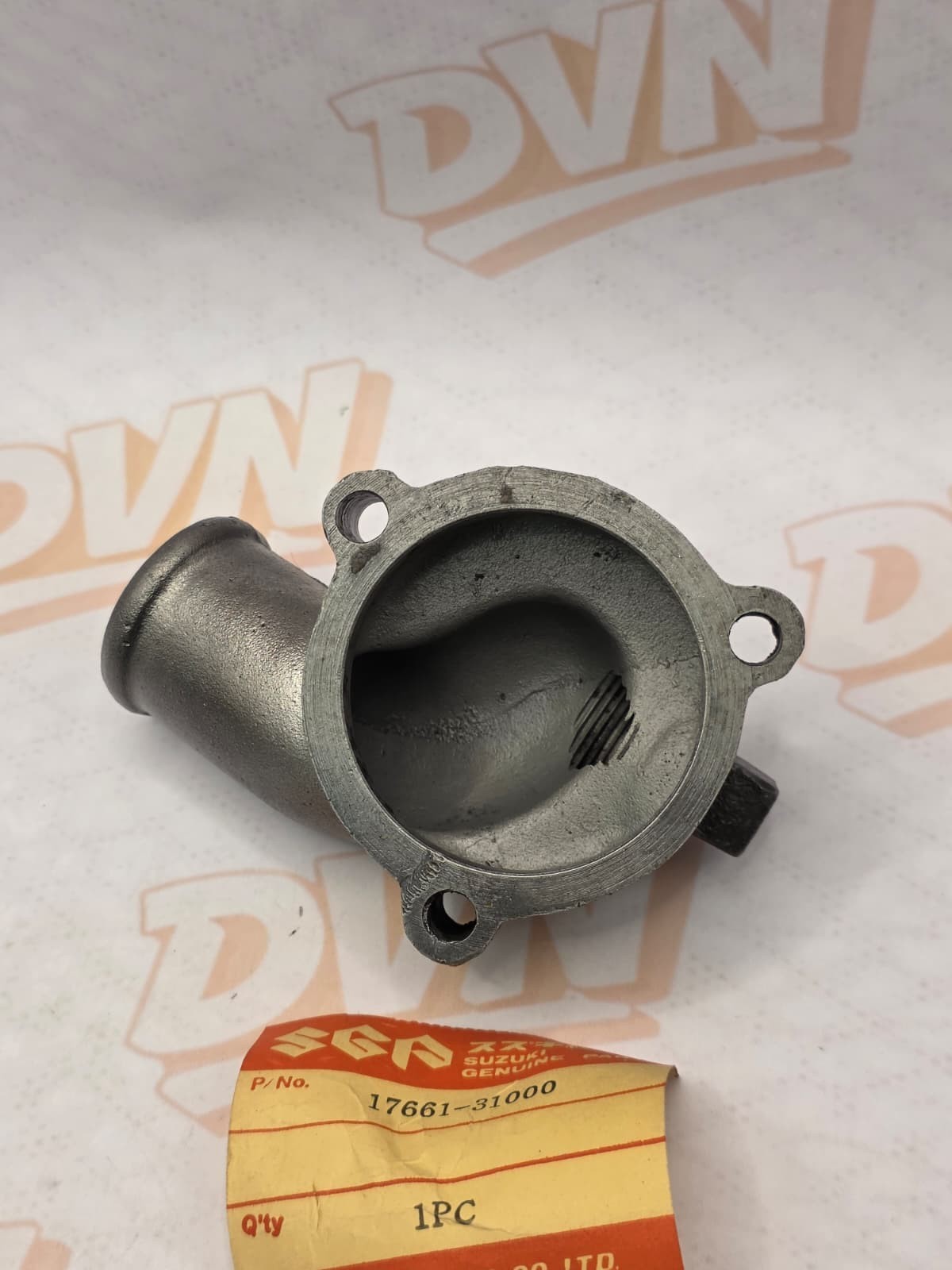 1972-1977 SUZUKI GT 750 OEM THERMOSTAT COVER 17661-31000