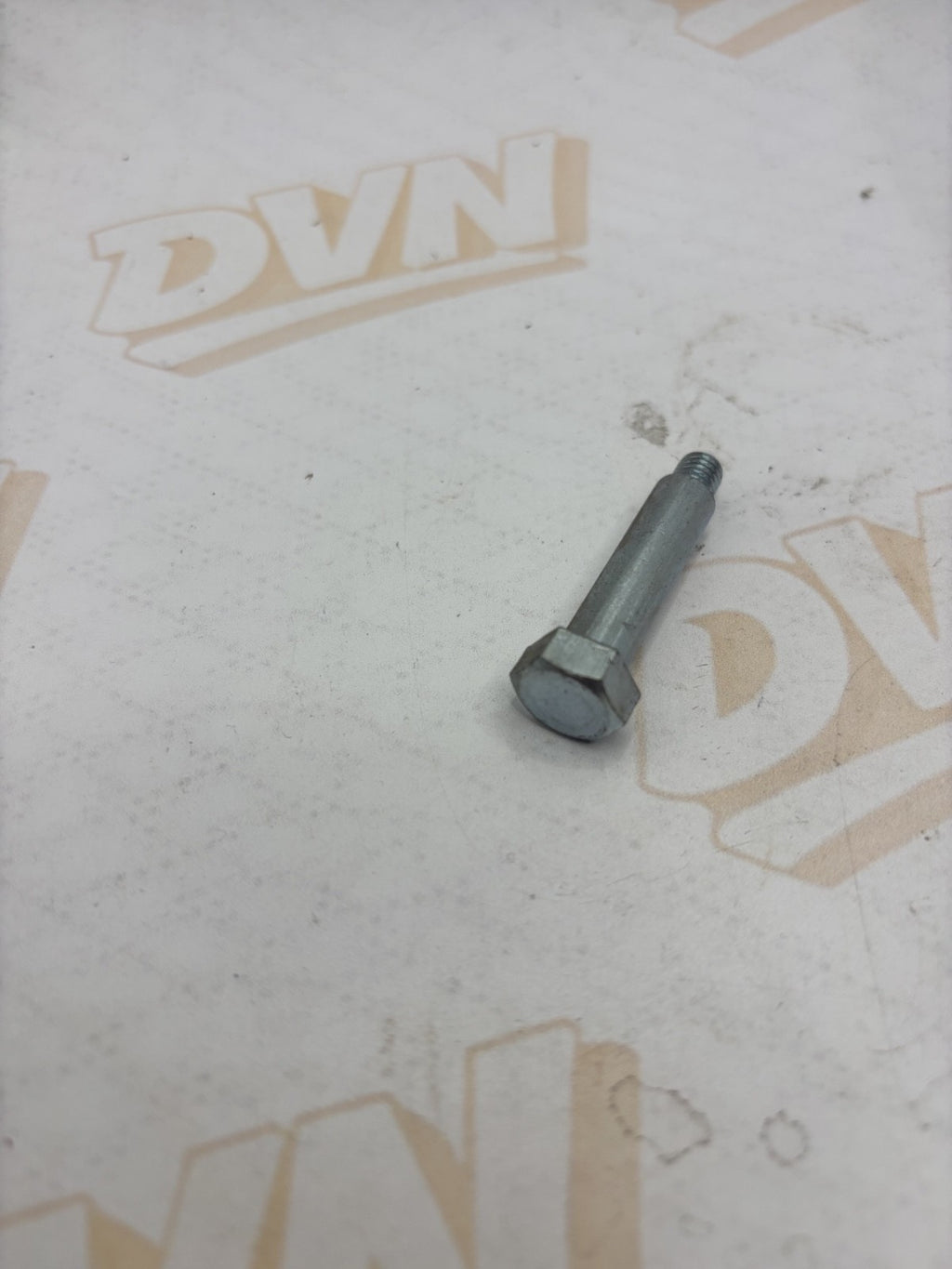 NOS SUZUKI RM125/RM100/TM100 FOOT REST/STAND BOLT 09111-06018 NEW OEM PARTS