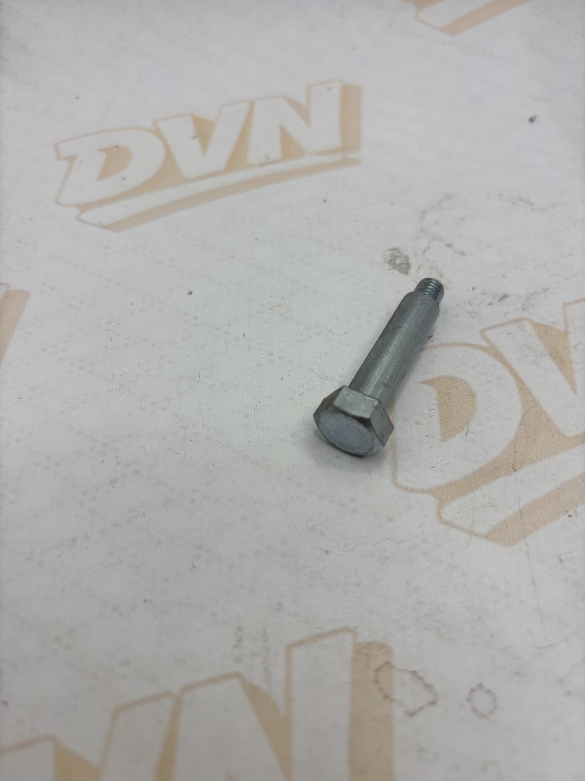 NOS SUZUKI RM125/RM100/TM100 FOOT REST/STAND BOLT 09111-06018 NEW OEM PARTS