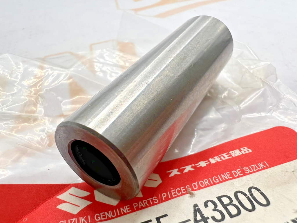 SUZUKI NOS OEM SUSPENSION SPACER | 52455-43B00
