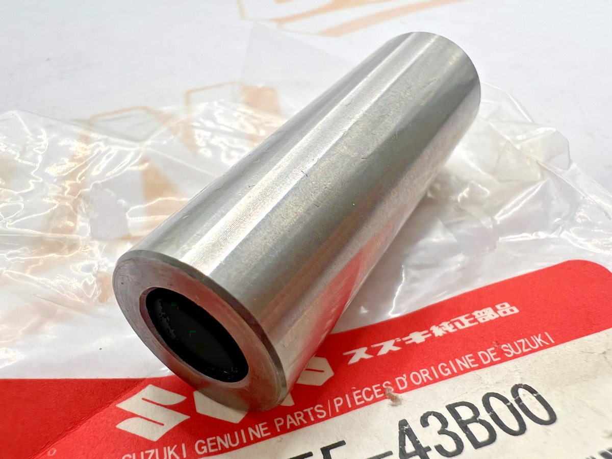 SUZUKI NOS OEM SUSPENSION SPACER | 52455-43B00