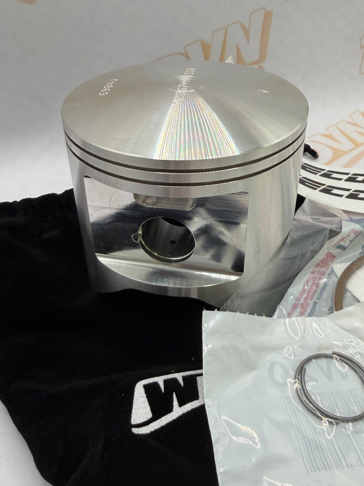 Suzuki PE400 1980 Wiseco piston and ring set  85.50 mm