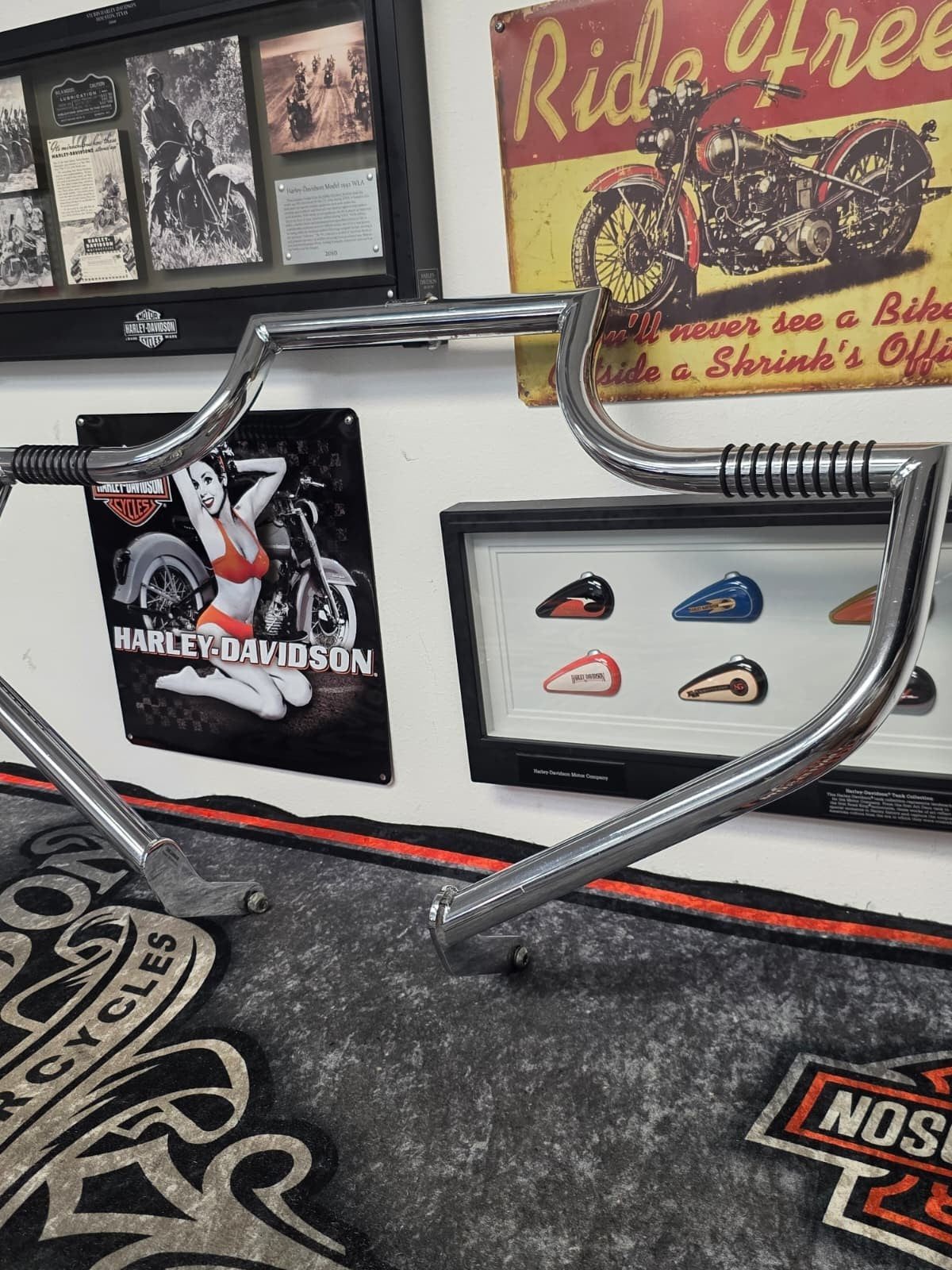 Engine Guard  07-09 Harley Davidson FXSTSSE CVO Softail Springer,BREAKOUT 13-14