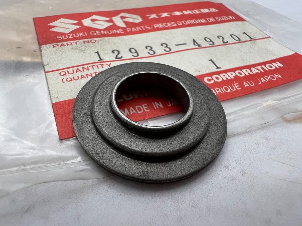 SUZUKI NOS OEM 12933-49201 VALVE Seat, Spring