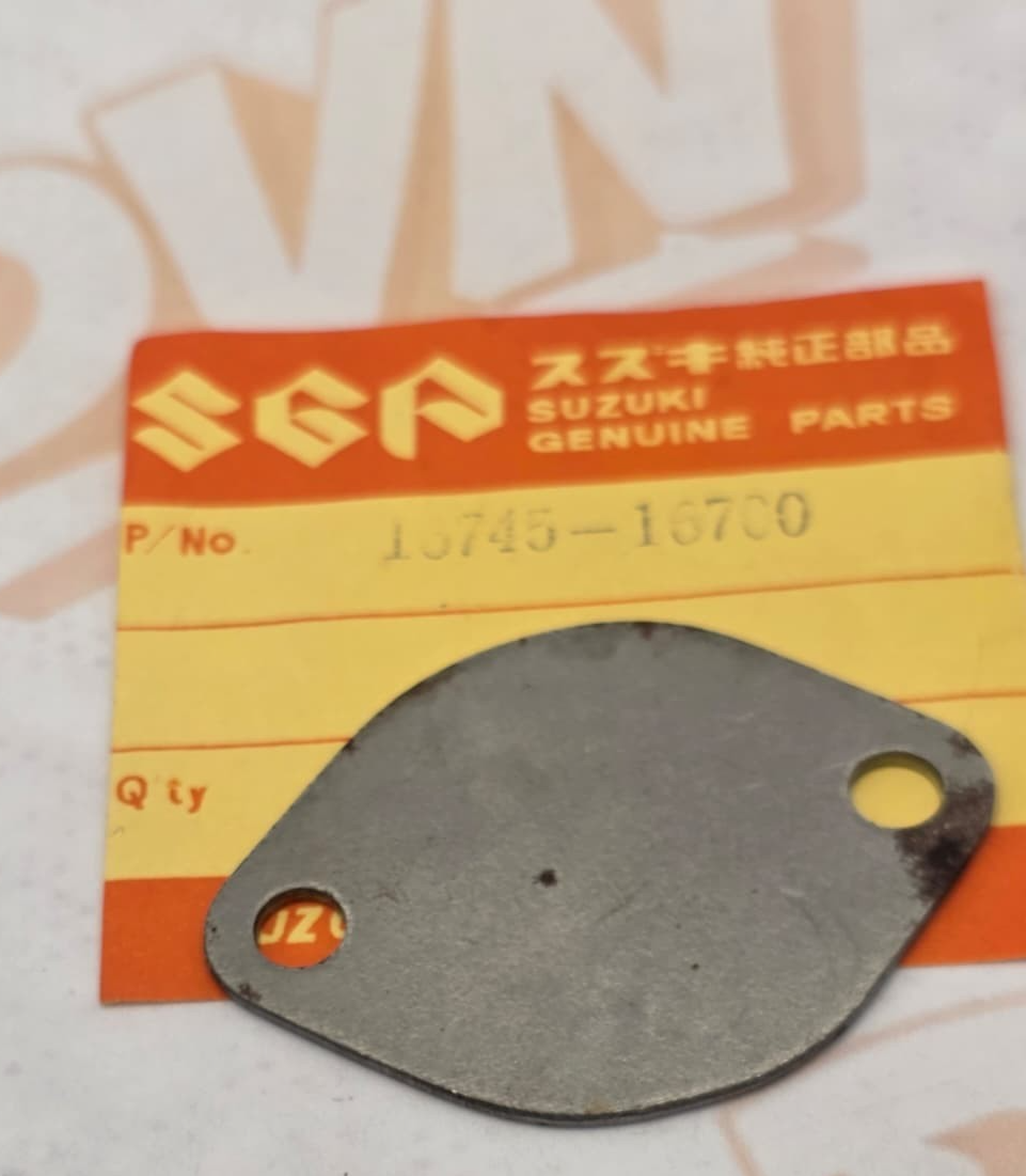 Suzuki Oil Pump block off plate 16745-16700 TM125 TM250 TM400 RM125