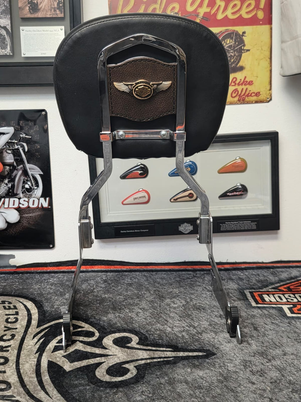 SOFTAIL SPRINGER 06-08 OR CROSS BONE 10-11 Harley-Davidson Sissy Bar/Back Rest