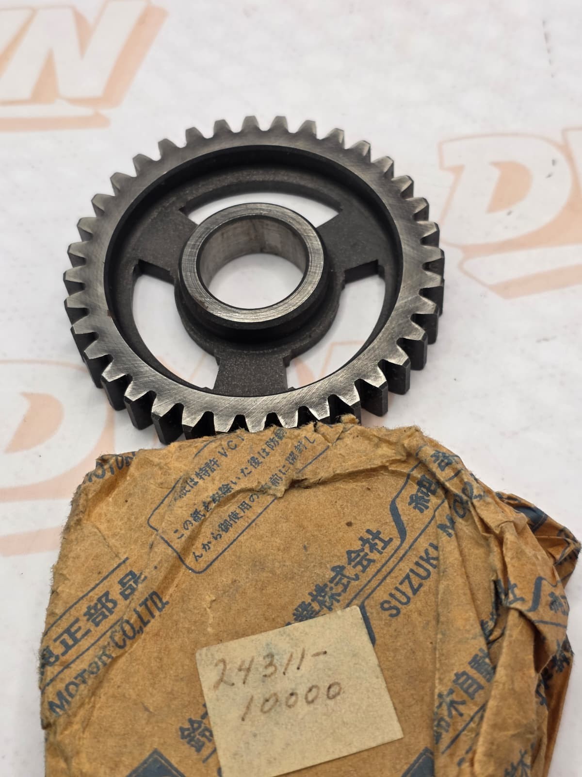 NOS Suzuki 1st Driven Gear T200 TC200 24311-10000