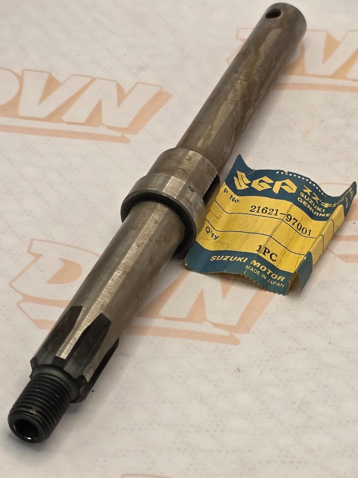 SUZUKI ,NOS OEM TRANS SHAFT  21621-97001 SNOWMOBILE MARINE