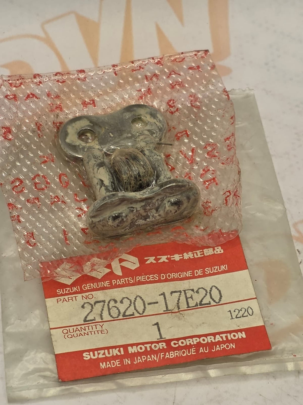 NOS OEM SUZUKI CHAIN JOINT 27620-17E20
